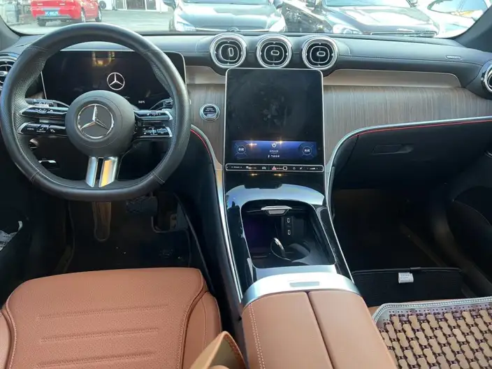 Mercedes-Benz GLC 2024 Model Facelift GLC 300 L 4MATIC Dynamic Model 5 seat