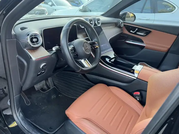 Mercedes-Benz GLC 2024 Model Facelift GLC 300 L 4MATIC Dynamic Model 5 seat – фото 6