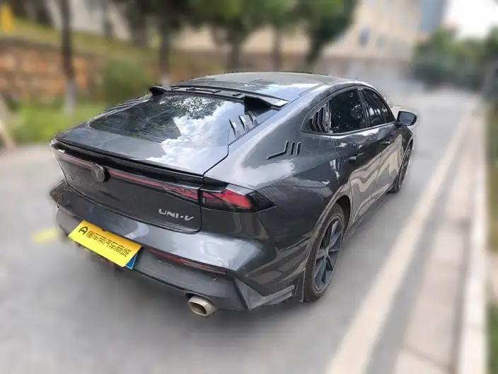 Changan UNI-V 2023 Model 1.5T Noble Model – фото 2