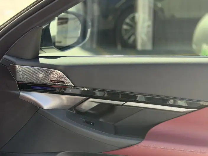 BMW 5 Series 2024 Model 525Li M Sports Set – фото 8