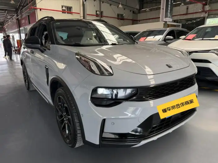 Lynk & Co 01 EM-P 2023 Model 1.5TD EM-P AM – фото 2