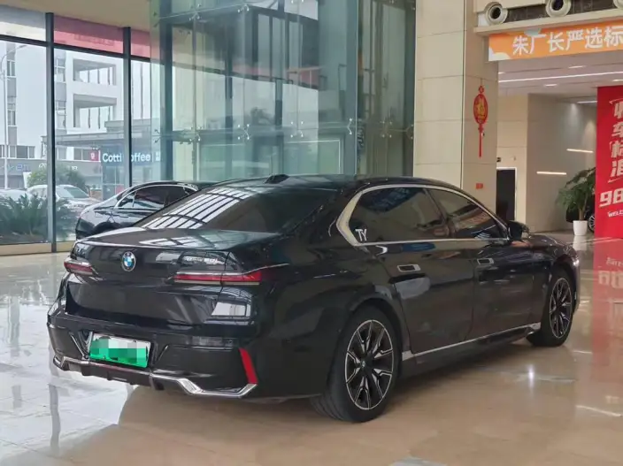 BMW i7 2023 Model eDrive50L Leading Model M Sports Set – фото 5