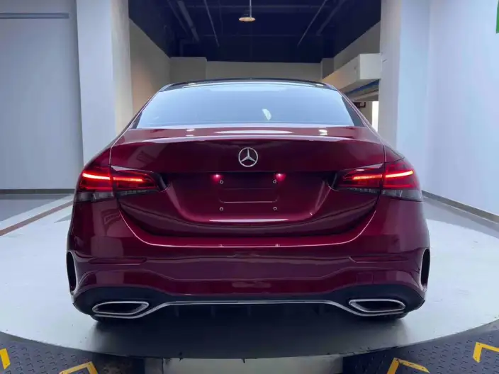 Mercedes-Benz A-class 2022 Model A 180 L Sports sedan – фото 6
