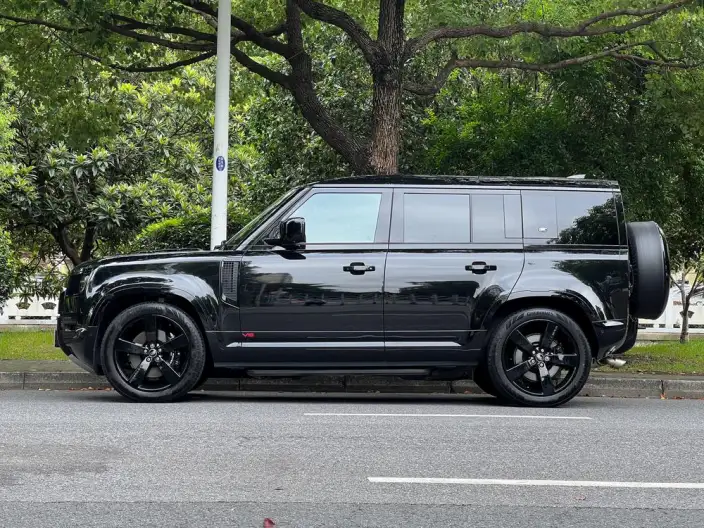 Land Rover Defender 2024 Model 110 5.0T V8