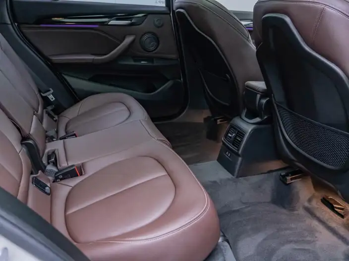 BMW X1 2022 Model sDrive25Li Leading Model – фото 9