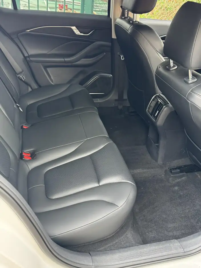 BESTUNE B70 2023 Model Third generation 1.5T Automatic Changxiang Edition Model – фото 7