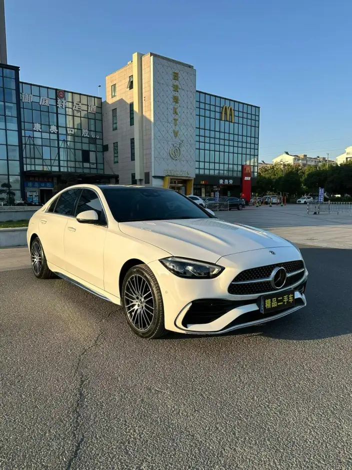 Mercedes-Benz C-Class 2025 Model C 260 L Sports Edition – фото 3