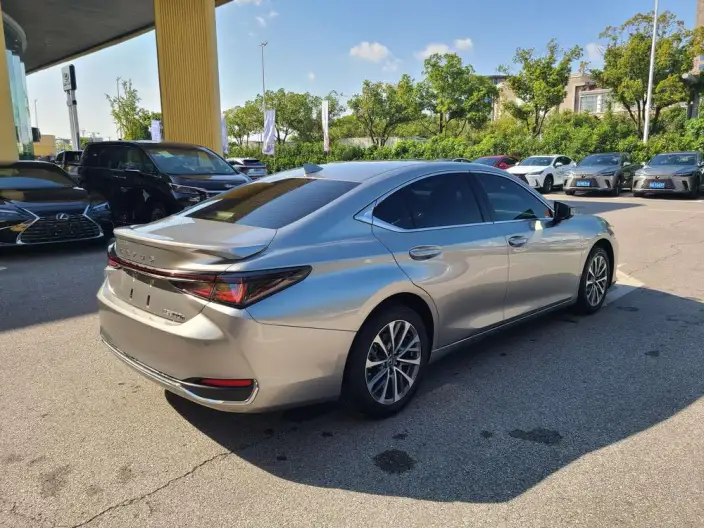 Lexus ES 2025 Model 300h Premium – фото 6