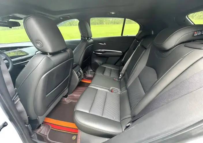 Cadillac XT4 2022 Model 28T 2WD Luxury Model – фото 9