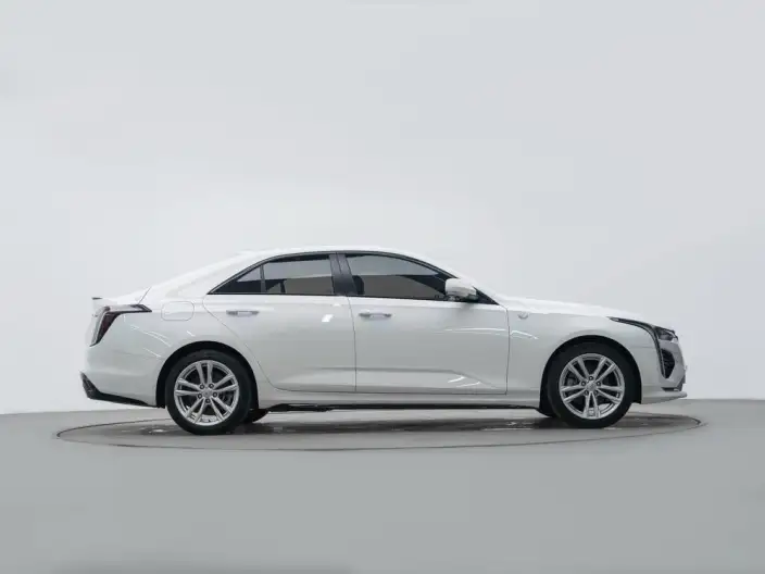 Cadillac CT4 2022 Model 28T Fashion Model – фото 8