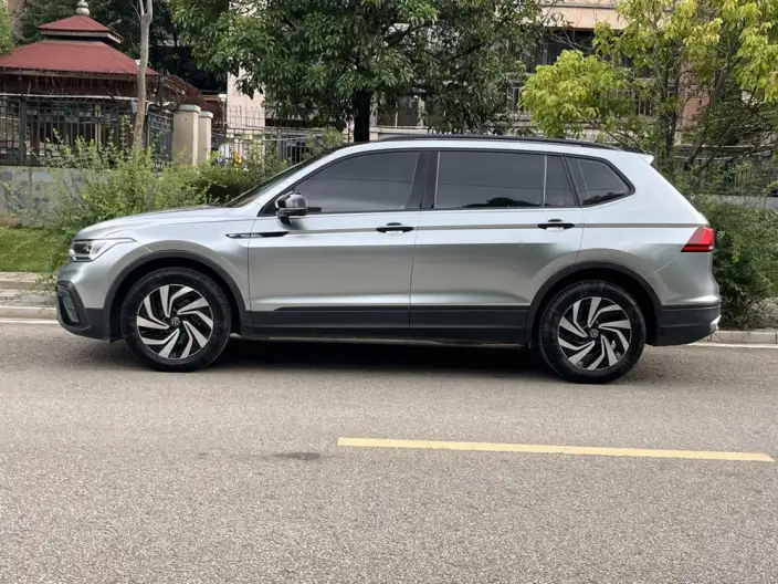 Volkswagen Tiguan L 2022 Model 330TSI Automatic 2WD Comfort Edition – фото 4