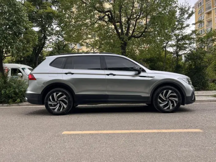 Volkswagen Tiguan L 2022 Model 330TSI Automatic 2WD Comfort Edition – фото 8