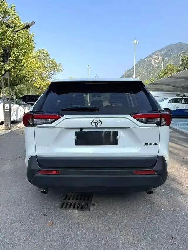 Toyota RAV4 2023 Model 2.0L CVT 2WD Urban Edition – фото 4