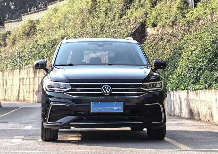 Volkswagen Tiguan L 2022 Model 330TSI Automatic 2WD R-Line Enjoy the version more – фото 2
