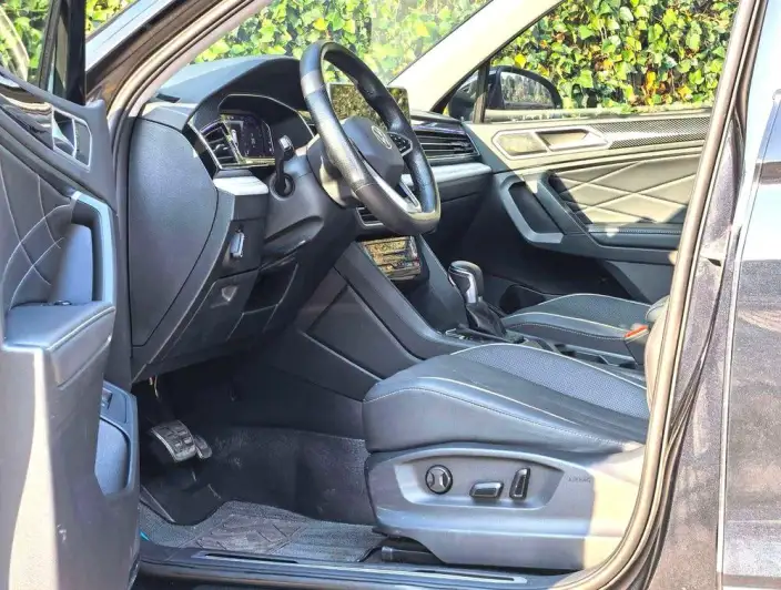 Volkswagen Tiguan L 2022 Model 330TSI Automatic 2WD R-Line Enjoy the version more – фото 9