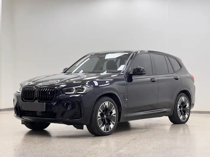 BMW iX3 2022 Model Leading Model – фото 1