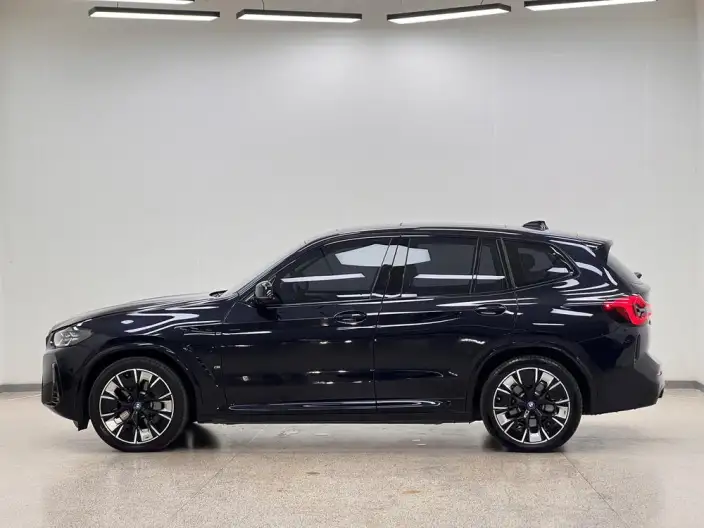 BMW iX3 2022 Model Leading Model – фото 4