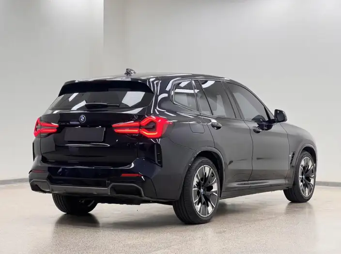 BMW iX3 2022 Model Leading Model – фото 7