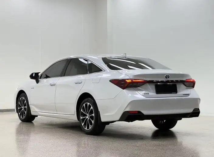 Toyota Avalon 2022 Model Hybrid 2.5L Deluxe Edition – фото 4