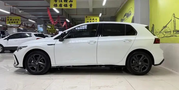 Volkswagen Golf 2021 Model 280TSI DSG R-Line – фото 3