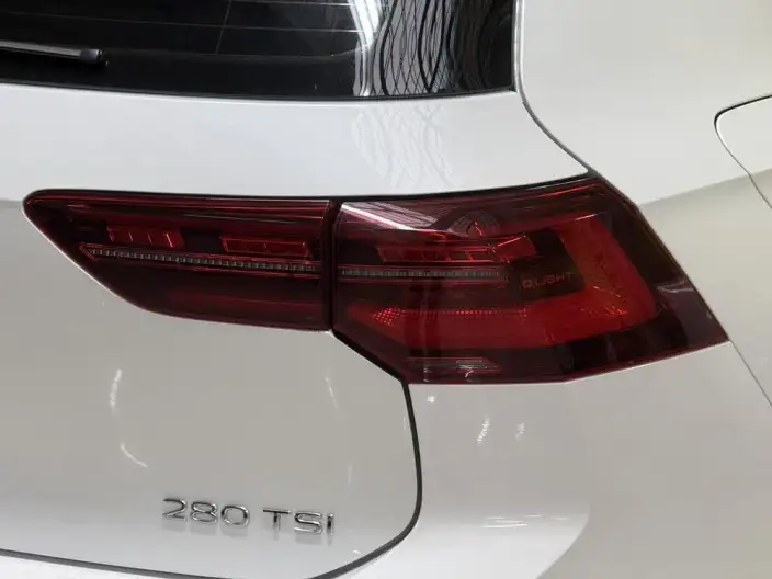 Volkswagen Golf 2021 Model 280TSI DSG R-Line – фото 9