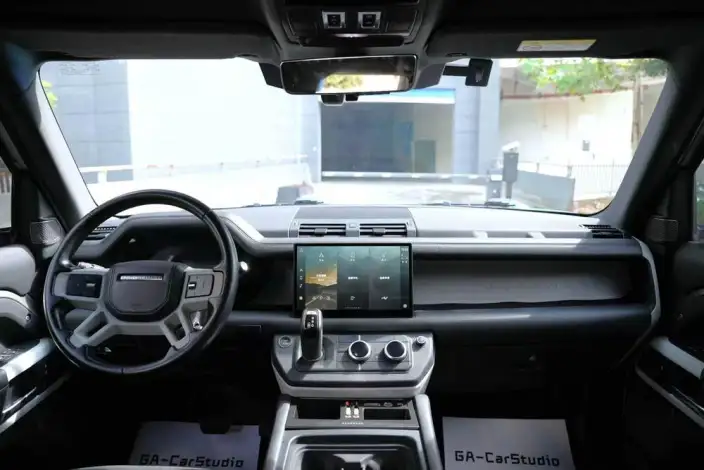 Land Rover Defender 2023 Model Facelift 110 P400 X-Dynamic HSE – фото 9