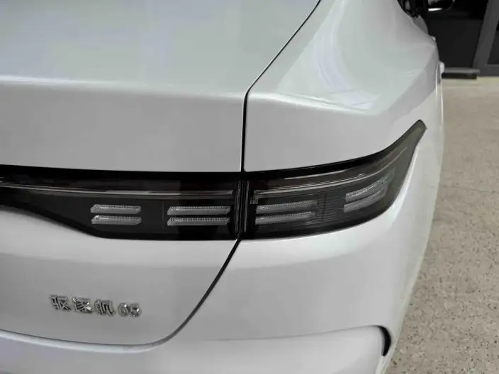 BYD Destroyer 05 2024 Model Honor Edition DM-i 55KM Luxury Model – фото 7