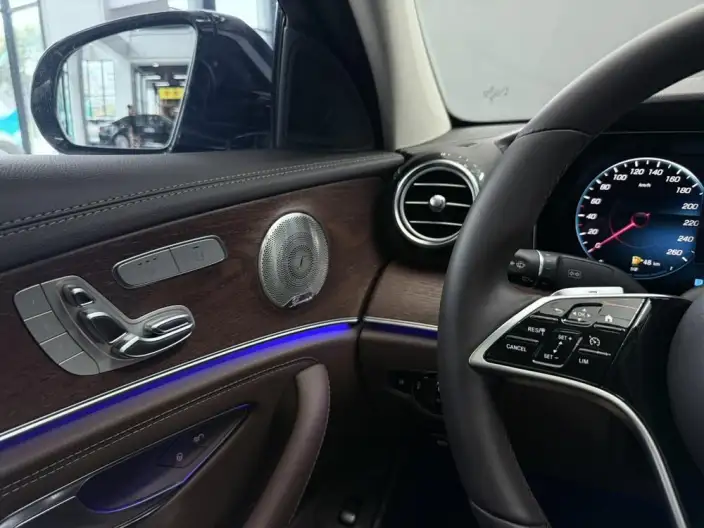 Mercedes-Benz E-Class 2023 Model E 300 L Luxury Model sedan – фото 6
