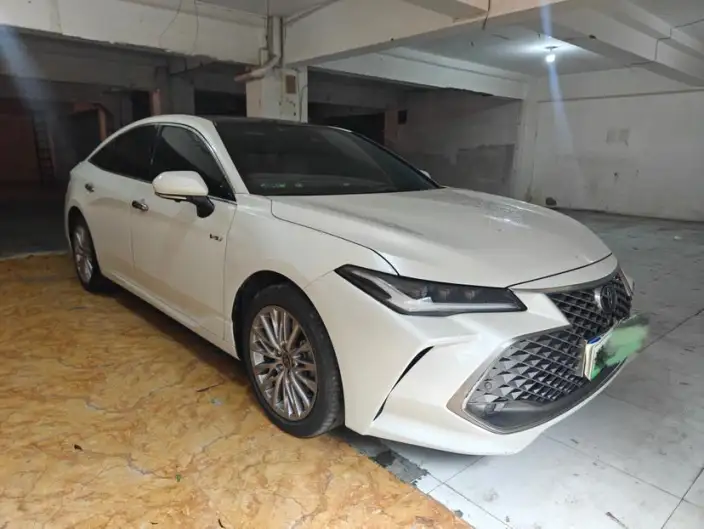 Toyota Avalon 2024 Model Intelligent Hybrid 2.5L E-CVT XLE Premium Edition