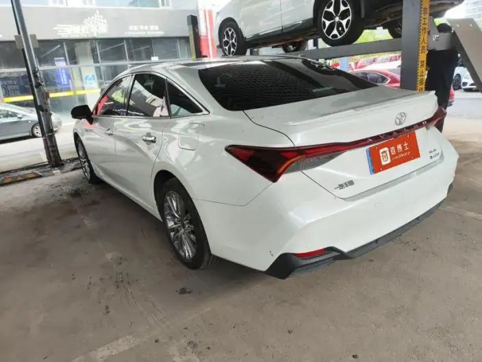 Toyota Avalon 2024 Model Intelligent Hybrid 2.5L E-CVT XLE Premium Edition
