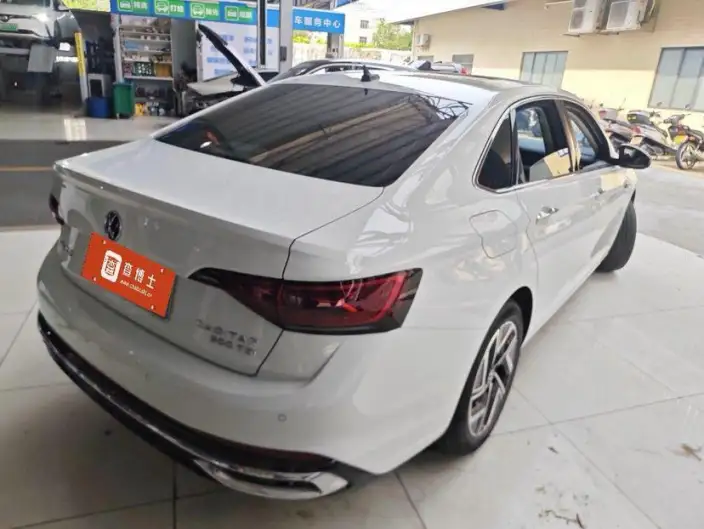 Volkswagen Sagitar 2024 Model 300TSI DSG Flying Version – фото 2