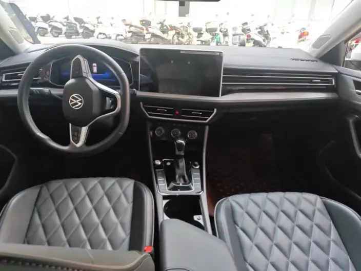 Volkswagen Sagitar 2024 Model 300TSI DSG Flying Version – фото 3