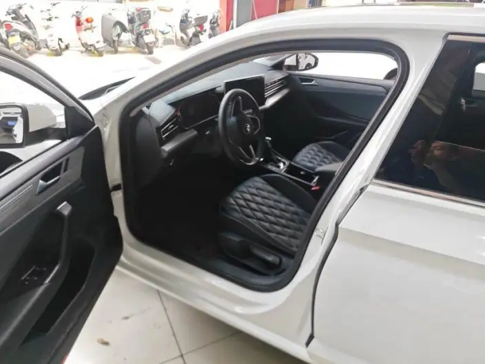 Volkswagen Sagitar 2024 Model 300TSI DSG Flying Version – фото 6