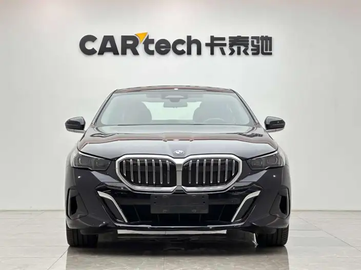 BMW 5 Series 2024 Model 530Li Exclusive Model M Sports Set – фото 2