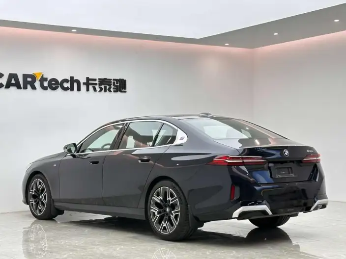 BMW 5 Series 2024 Model 530Li Exclusive Model M Sports Set – фото 5