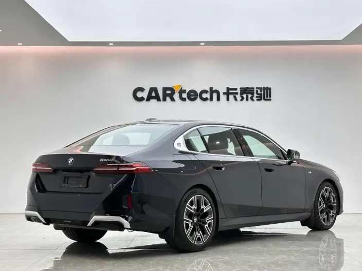 BMW 5 Series 2024 Model 530Li Exclusive Model M Sports Set – фото 7