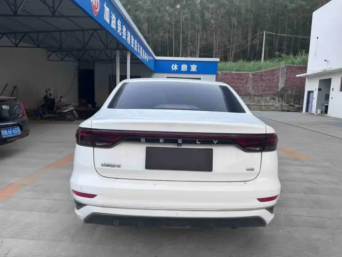 Geely Emgrand 2022 Model No. 4 Gen 1.5L CVT Noble Model – фото 5