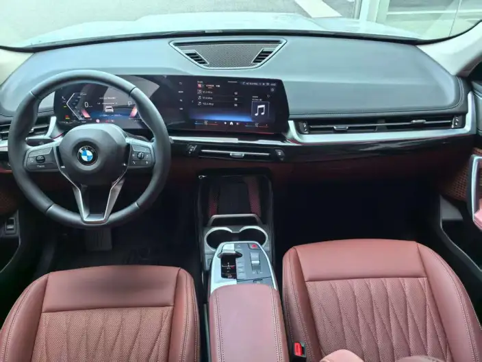 BMW X1 2026 Model sDrive25Li X Design Set – фото 6