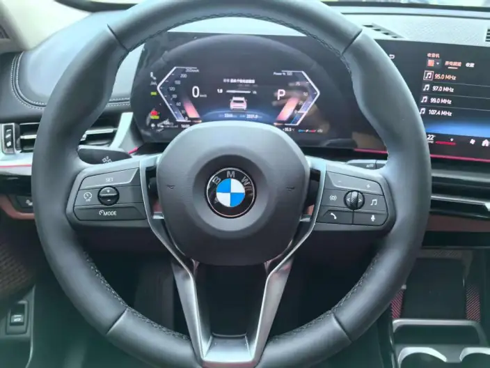 BMW X1 2026 Model sDrive25Li X Design Set – фото 8