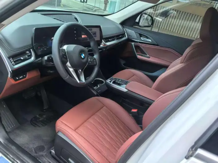 BMW X1 2026 Model sDrive25Li X Design Set – фото 9