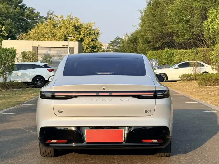 Leapmotor B01 2025 Model 650 Yuexiang Edition – фото 5
