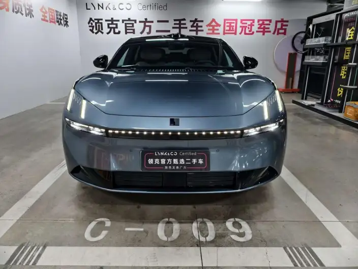 **Lynk & Co Z10** 2024 Model 95kWh 702km 4WD Smart Driving Ultra
