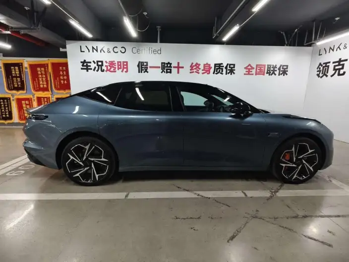 **Lynk & Co Z10** 2024 Model 95kWh 702km 4WD Smart Driving Ultra – фото 8