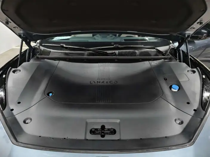 **Lynk & Co Z10** 2024 Model 95kWh 702km 4WD Smart Driving Ultra – фото 10