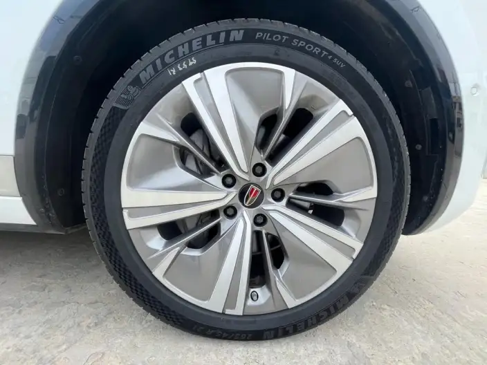 HONGQI E-HS9 2022 Model 690km Flag Xiang Edition VI seat – фото 7