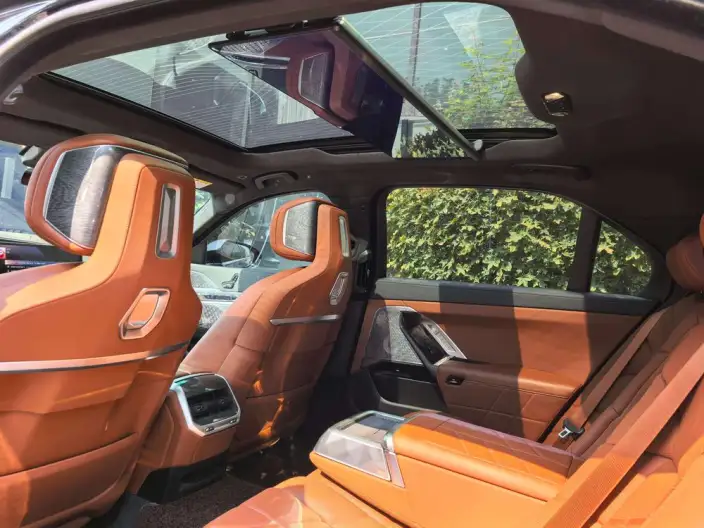 BMW i7 2023 Model eDrive50L Exclusive Model M Sports Set – фото 9
