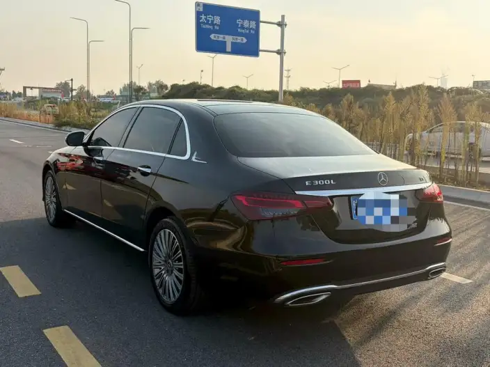 Mercedes-Benz E-Class 2023 Model E 300 L Fashion Model sedan