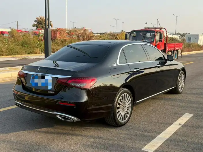 Mercedes-Benz E-Class 2023 Model E 300 L Fashion Model sedan – фото 6