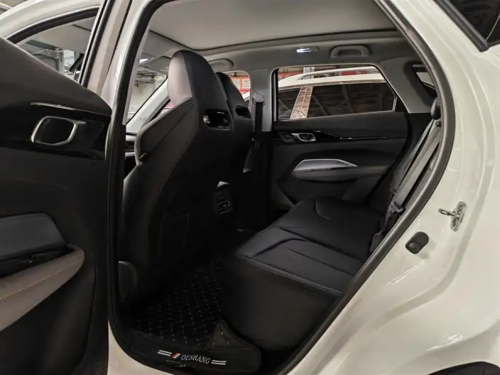 Changan Auchan Z6 2023 Model Blue whale 1.5T DCT Smart Edition Model – фото 9