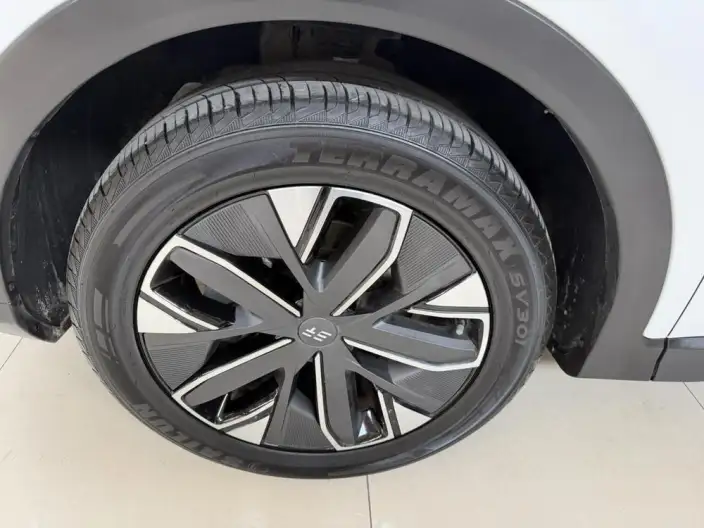**Jetour Mountain Sea L7** 2024 Model 1.5TD DHT MAX+ – фото 9